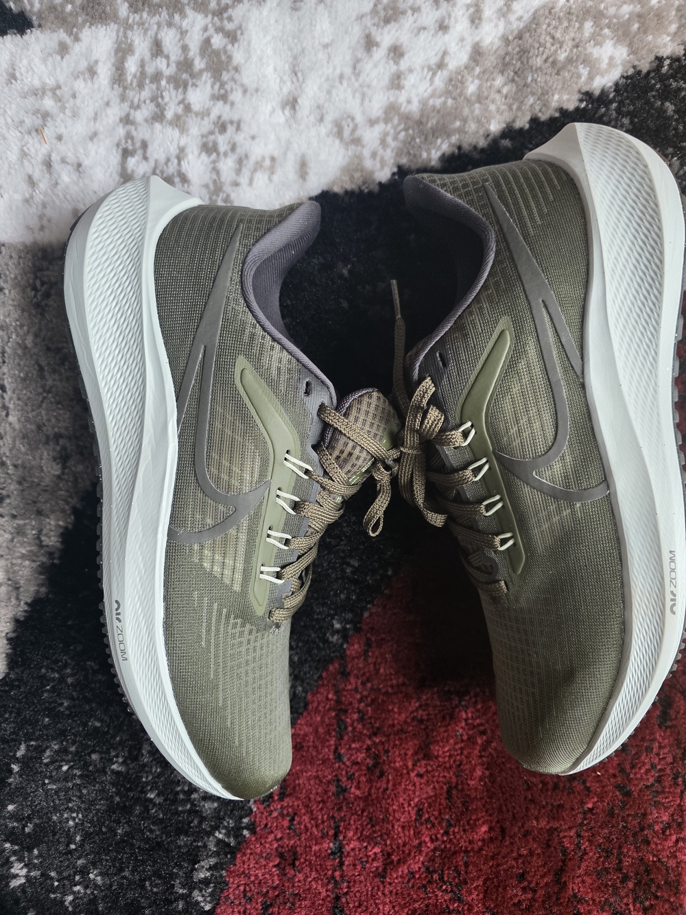 Nike Air Zoom Pegasus 39 Size 8.5 Cargo Khaki. Item Is New In an Open Box